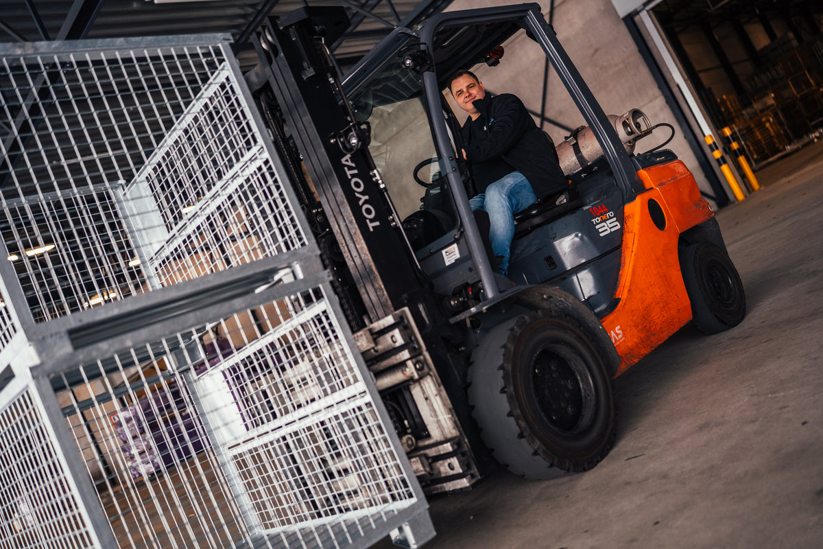 betrouwbare partner in opslag en transportmiddelen
